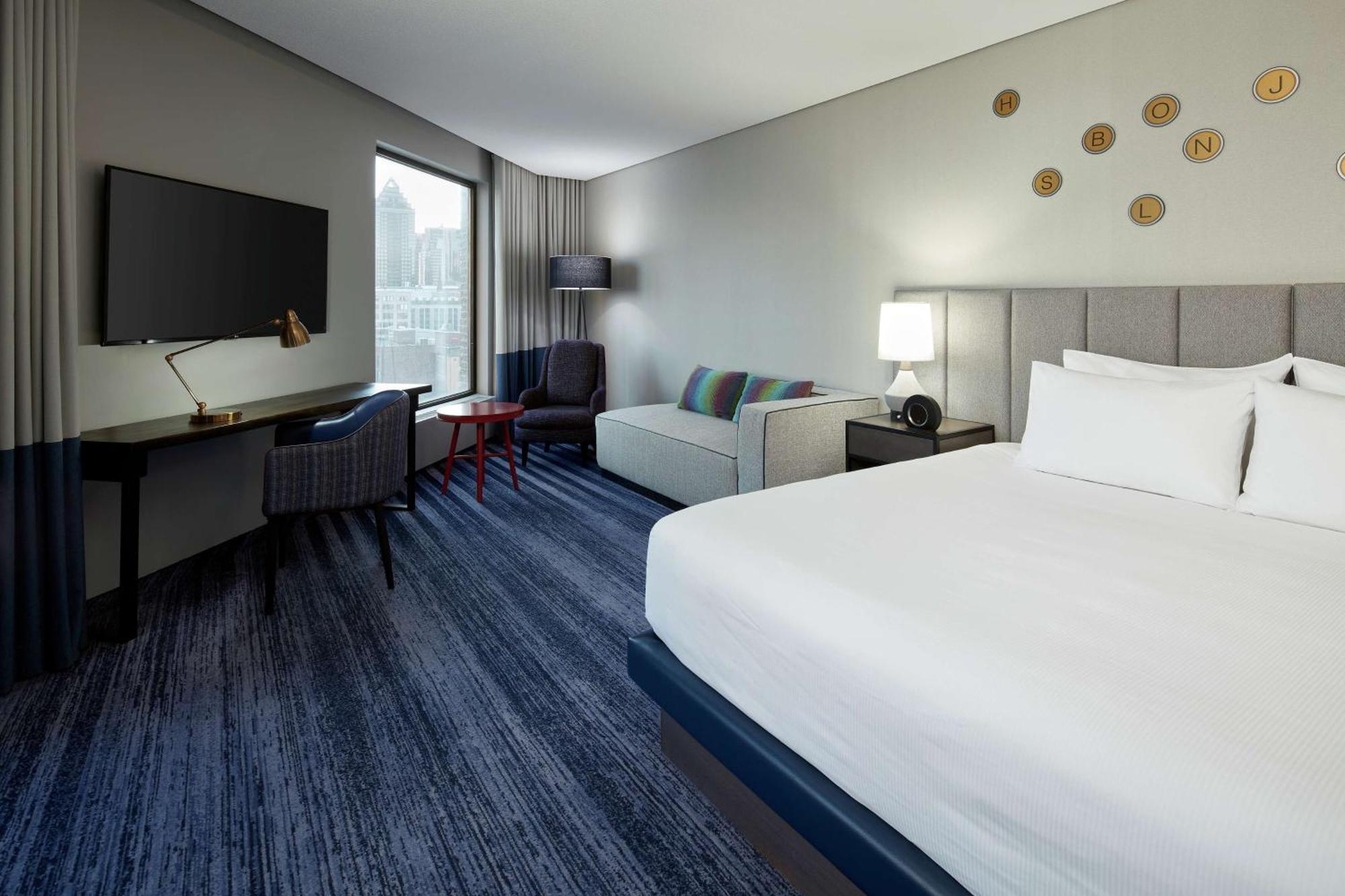 Doubletree By Hilton Montreal Hotel Exterior photo