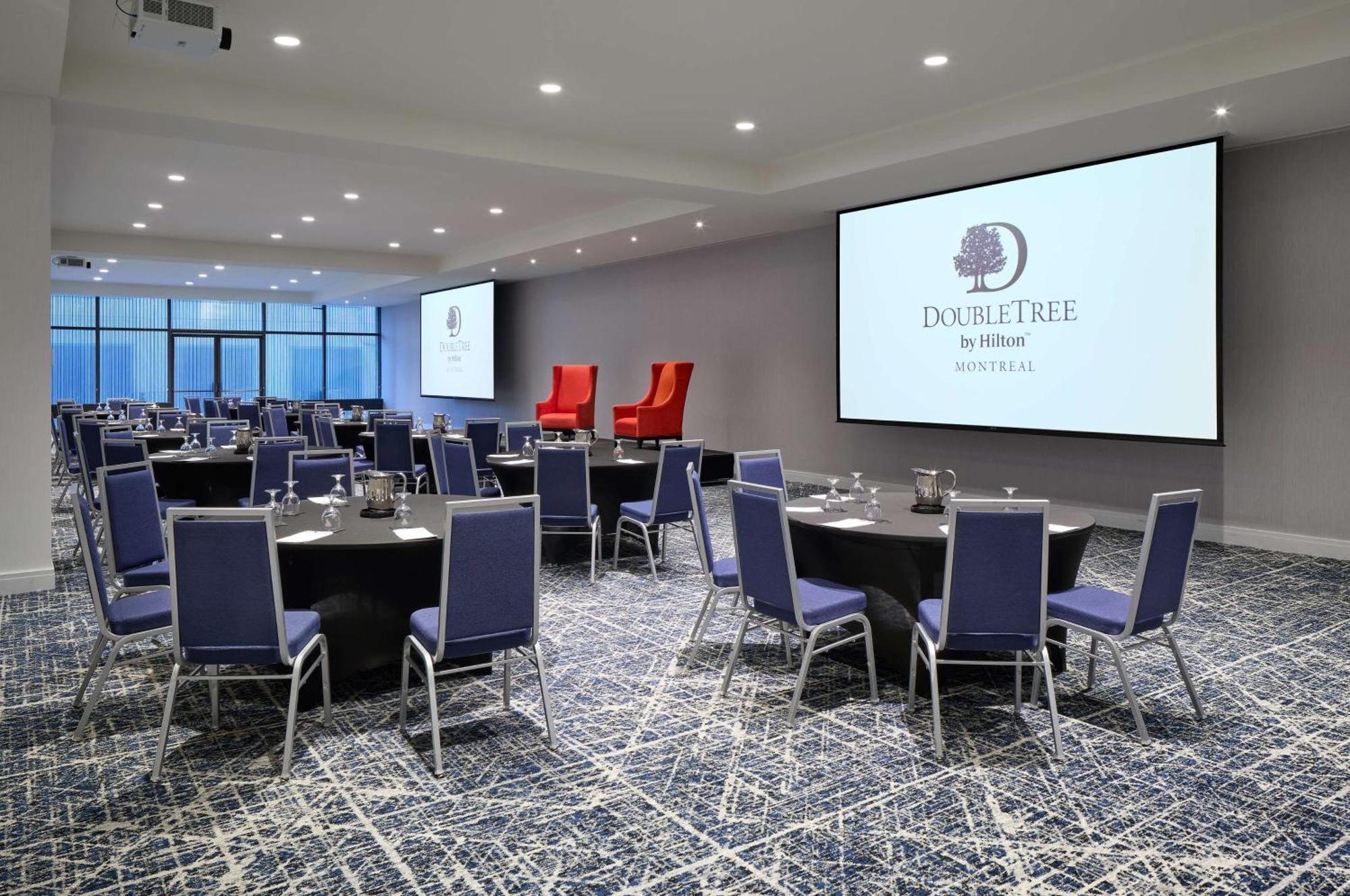 Doubletree By Hilton Montreal Hotel Exterior photo