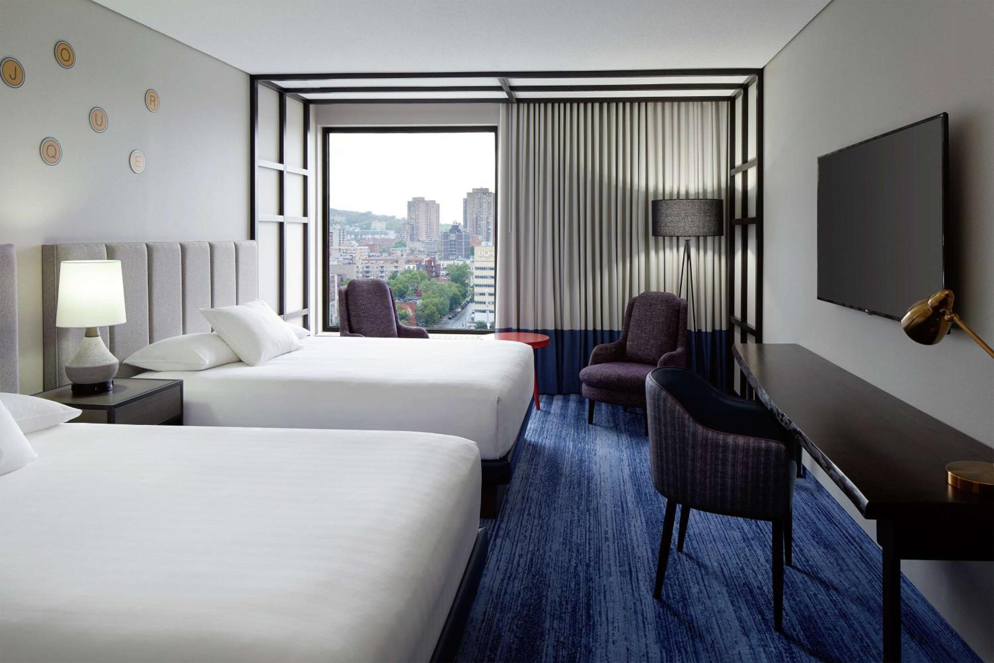 Doubletree By Hilton Montreal Hotel Exterior photo